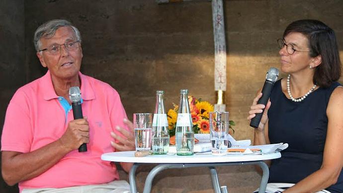 Schwade im Jade - Talkrunde im Kirchengarten